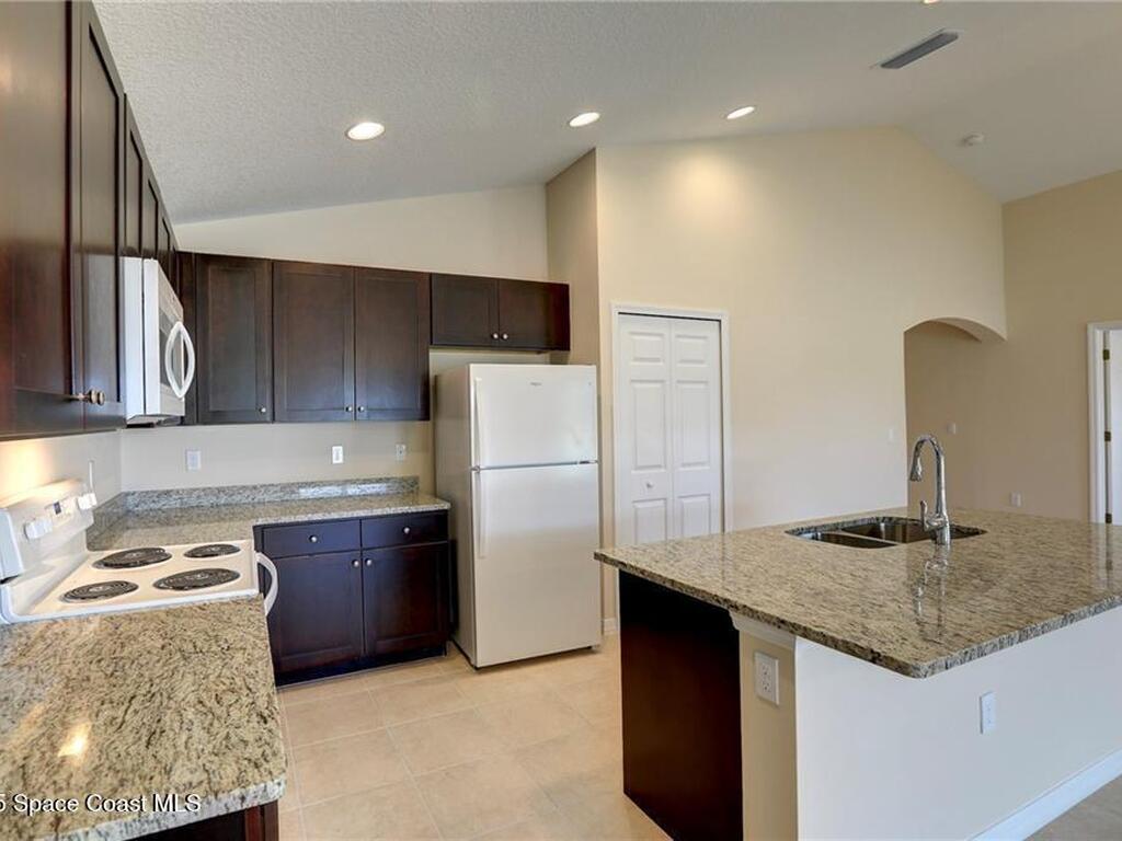 8415 99th Court, Vero Beach, FL 32967