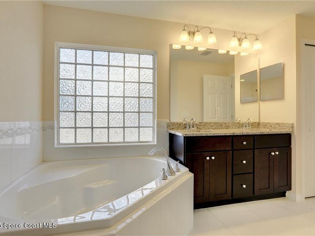 8415 99th Court, Vero Beach, FL 32967