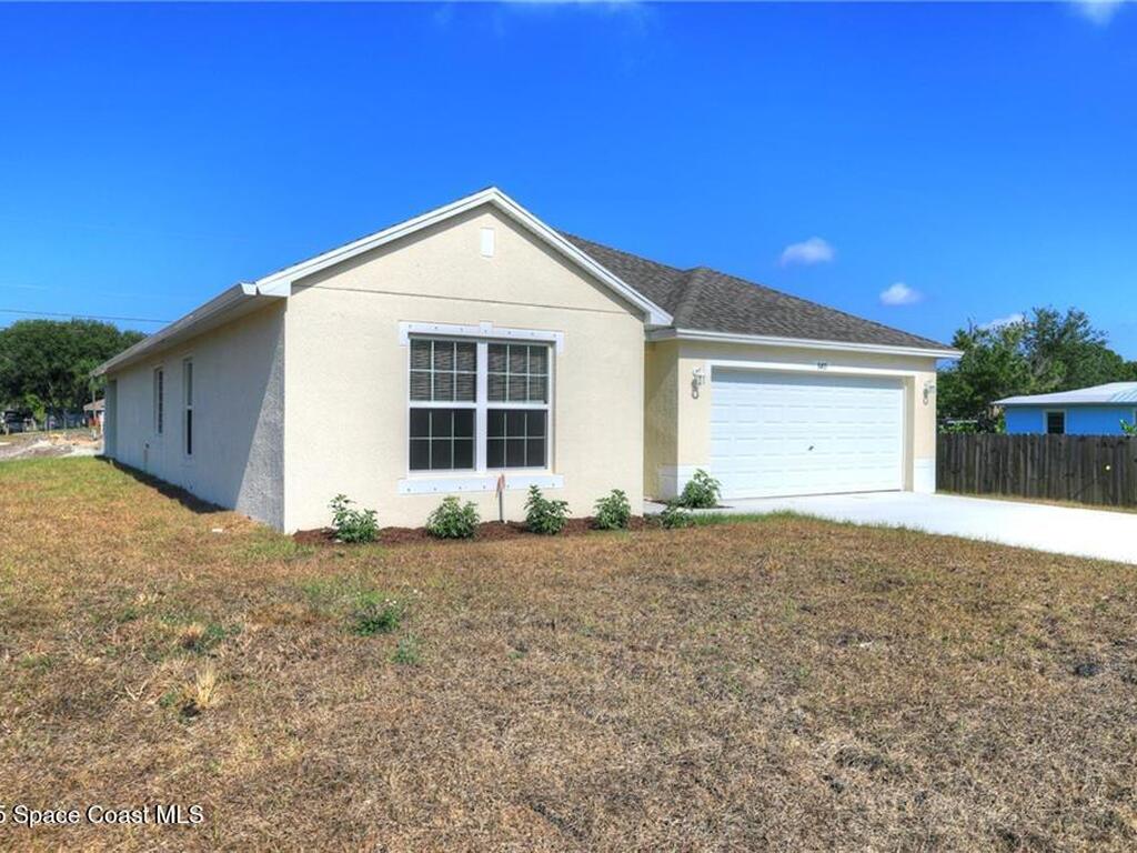 8415 99th Court, Vero Beach, FL 32967