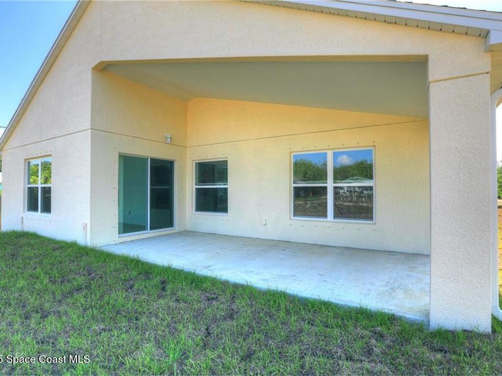 8415 99th Court, Vero Beach, FL 32967