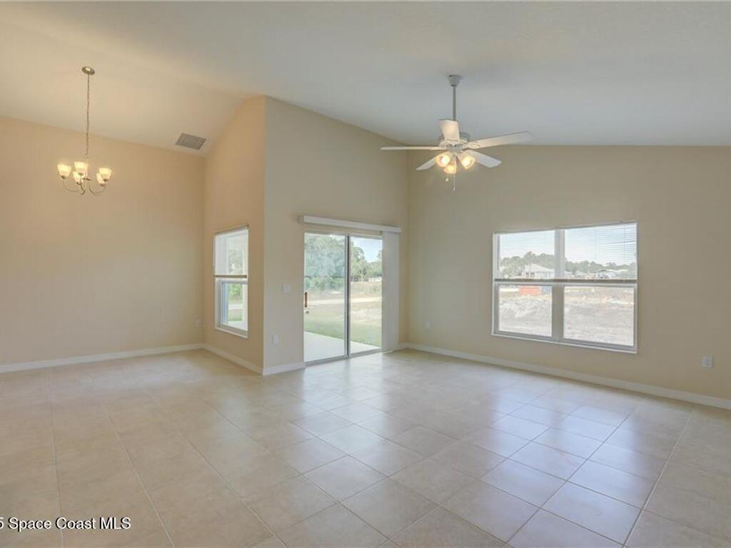 8415 99th Court, Vero Beach, FL 32967