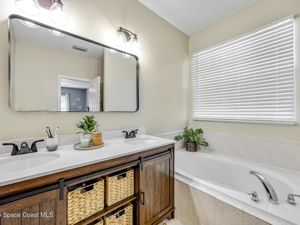 842 Parkwood Avenue, Titusville, FL 32796