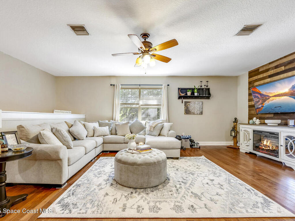 842 Parkwood Avenue, Titusville, FL 32796