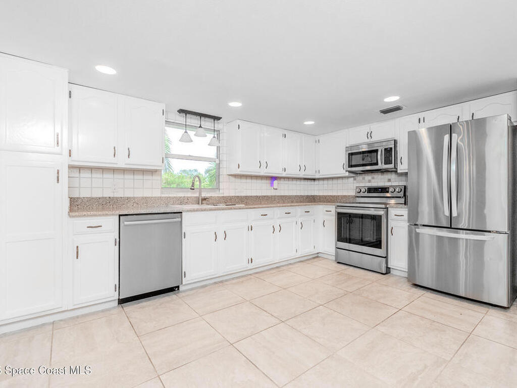 3605 Sawgrass Drive, Titusville, FL 32780