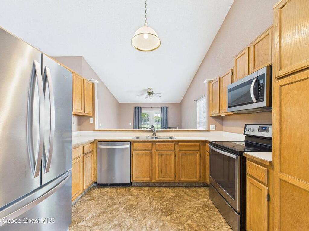 1657 Clover Circle, Melbourne, FL 32935