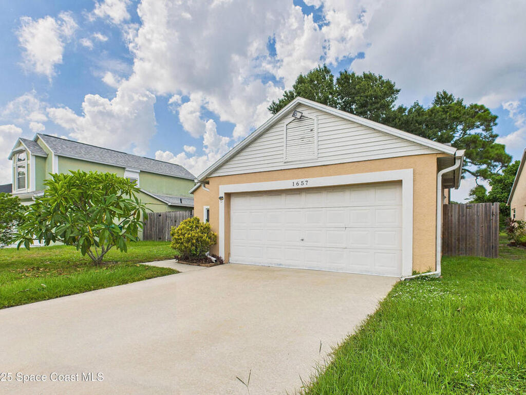 1657 Clover Circle, Melbourne, FL 32935