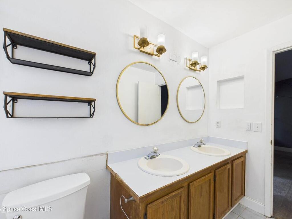 1657 Clover Circle, Melbourne, FL 32935