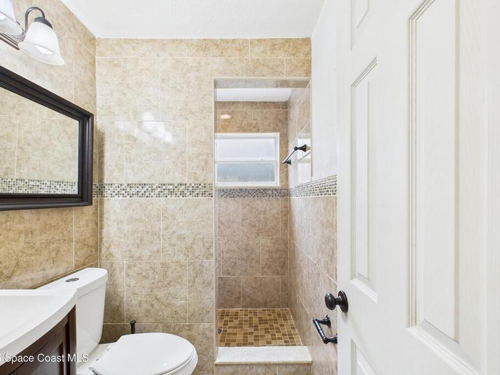 1657 Clover Circle, Melbourne, FL 32935