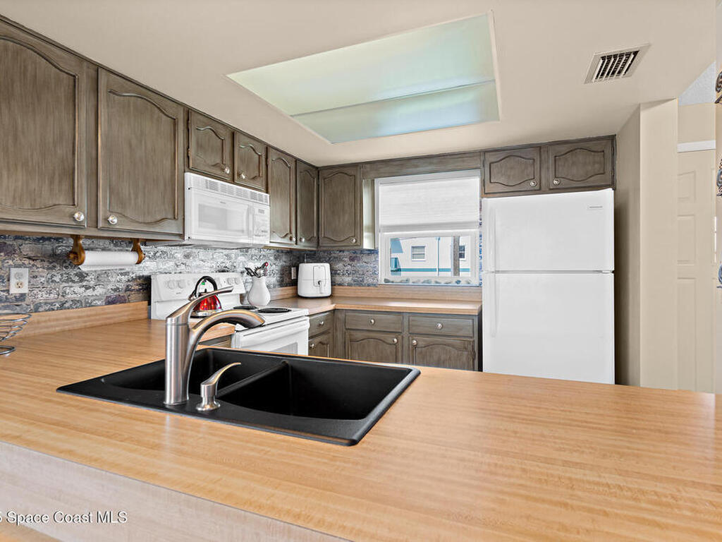 7301 Ridgewood Avenue, Cape Canaveral, FL 32920