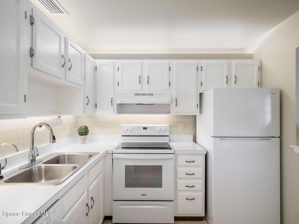 3 Vista Palm Lane, Vero Beach, FL 32962