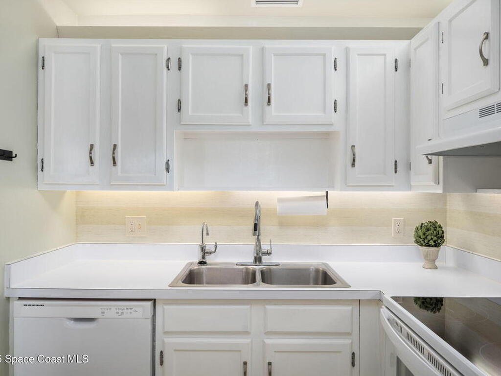 3 Vista Palm Lane, Vero Beach, FL 32962