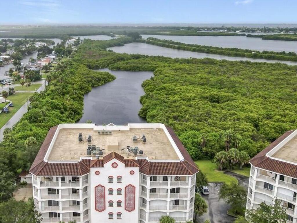 821 Del Rio Way, Merritt Island, FL 32953