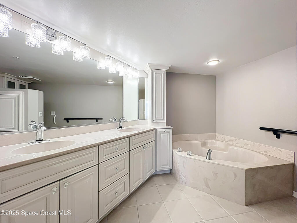 821 Del Rio Way, Merritt Island, FL 32953