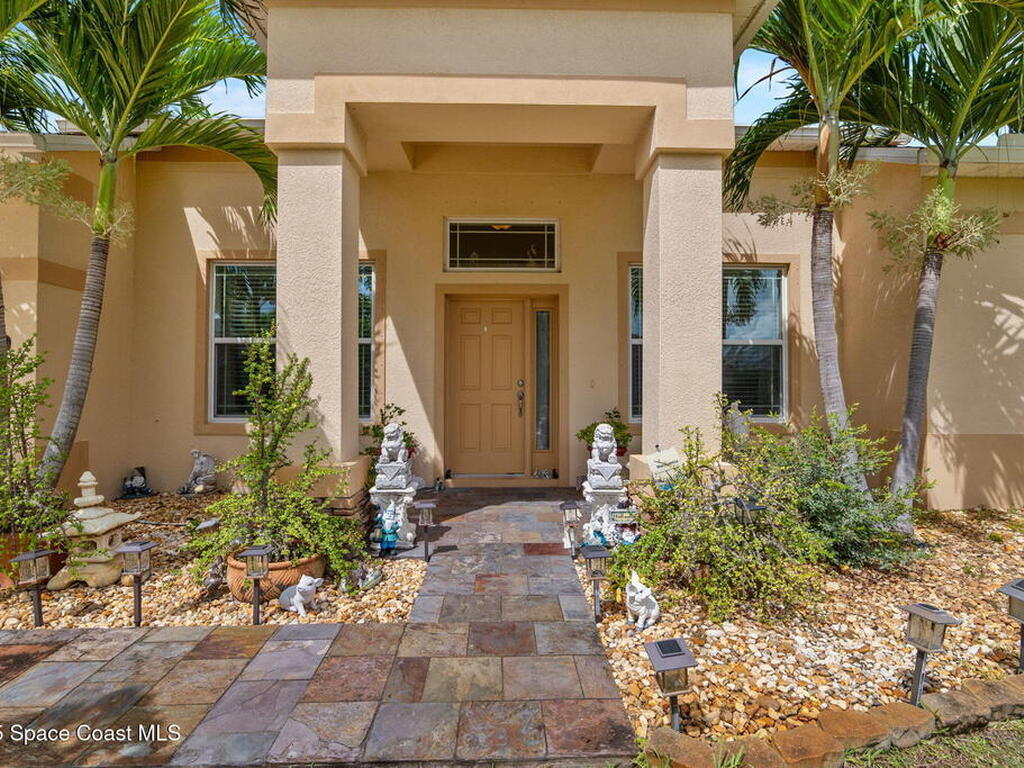 3385 Soft Breeze Circle, Melbourne, FL 32904