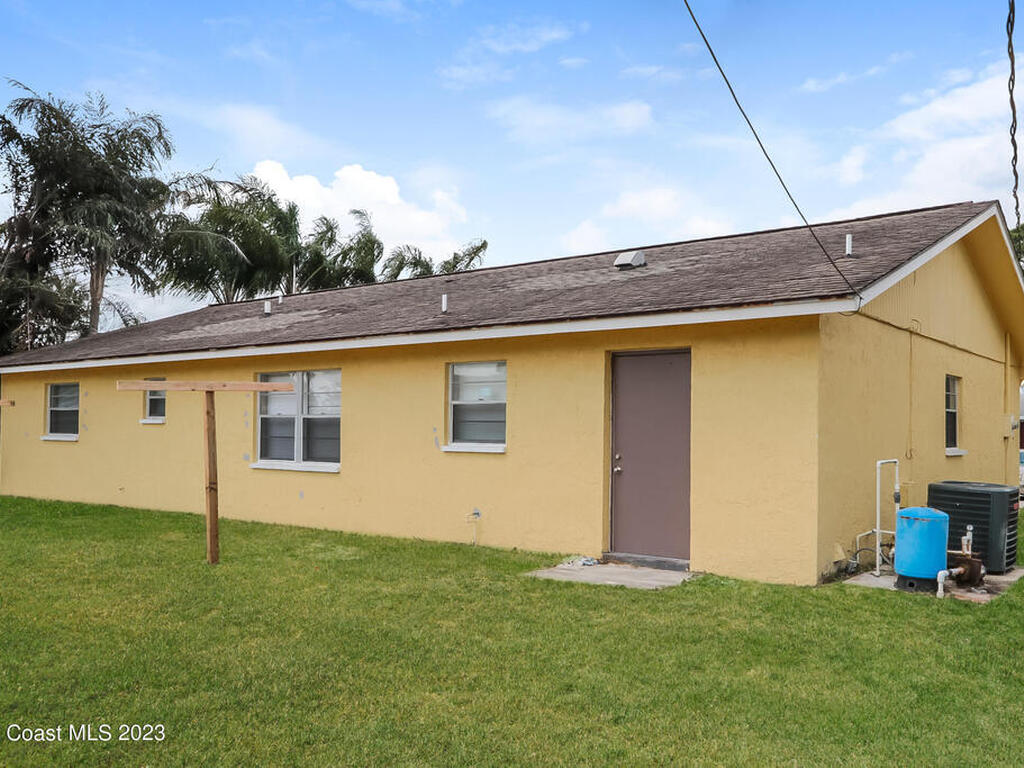 159 NW Avens Street, Port St. Lucie, FL 34986