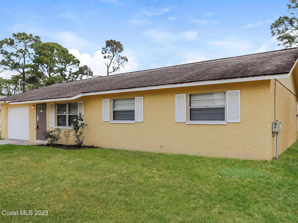 159 NW Avens Street, Port St. Lucie, FL 34986