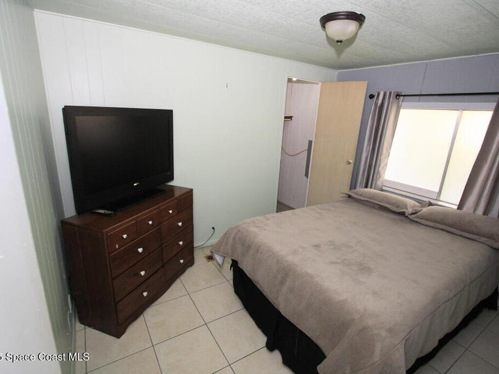 1082 Parkway Lane, Barefoot Bay, FL 32976