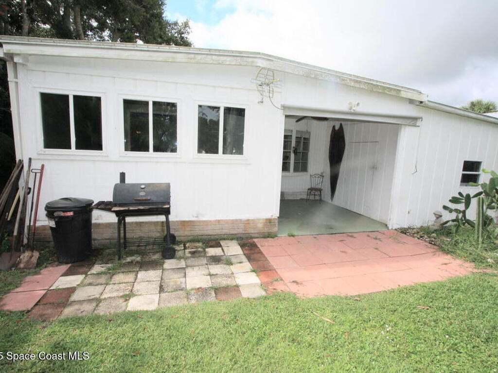 1082 Parkway Lane, Barefoot Bay, FL 32976