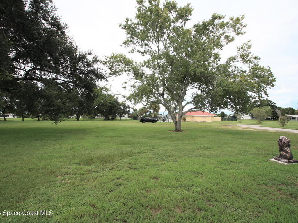 1082 Parkway Lane, Barefoot Bay, FL 32976