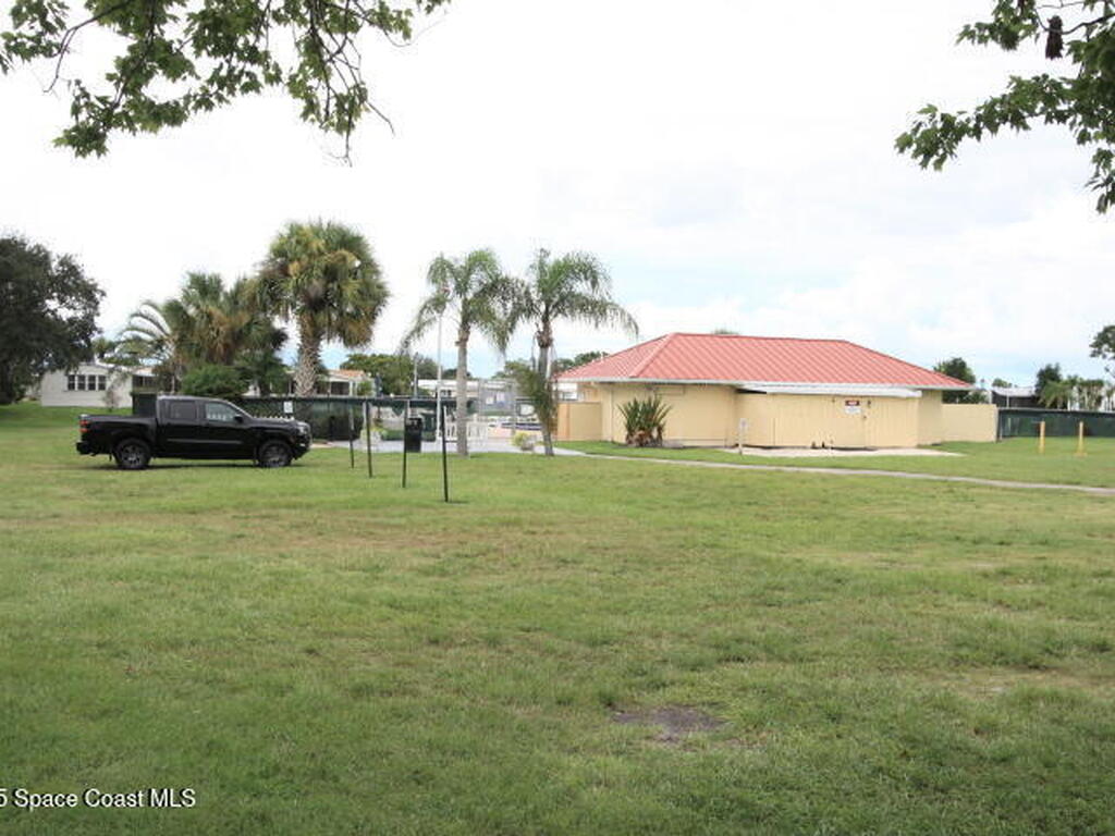 1082 Parkway Lane, Barefoot Bay, FL 32976