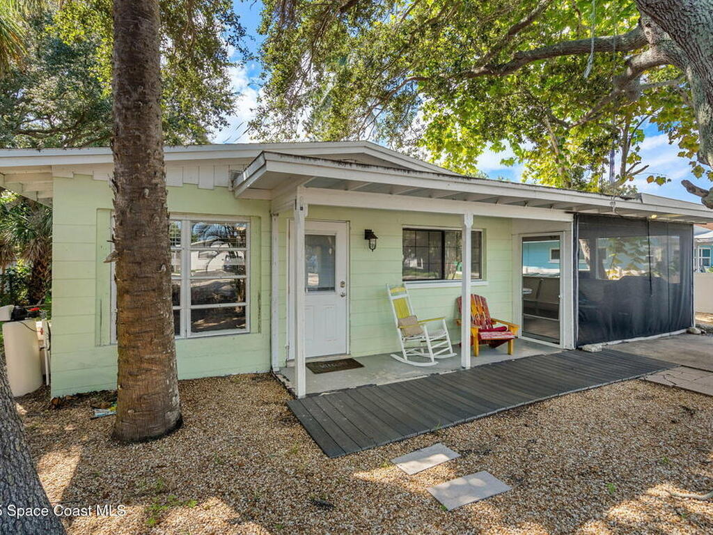 344 N Brevard Avenue, Cocoa Beach, FL 32931
