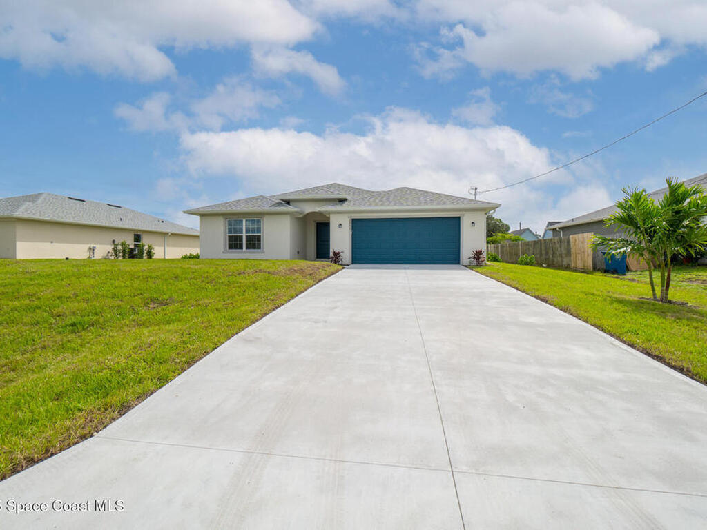2091 Day Avenue, Palm Bay, FL 32908
