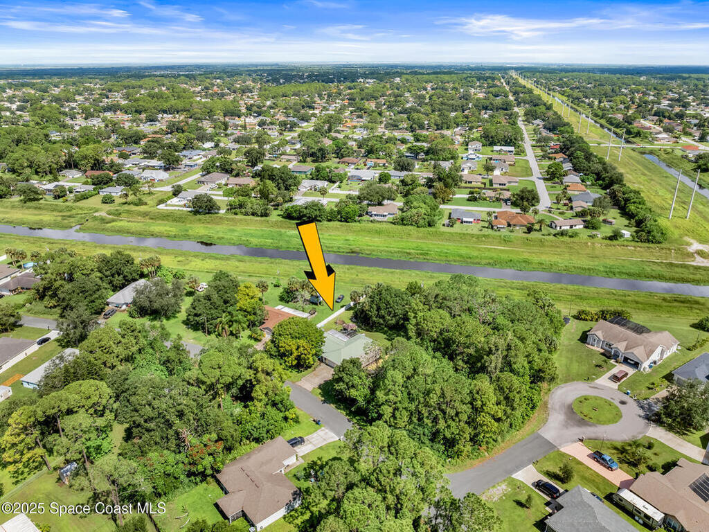 1562 Hayworth Circle, Palm Bay, FL 32907