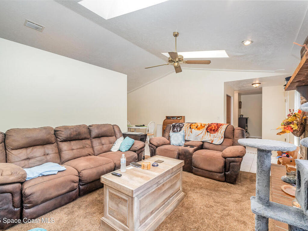 10878 SE 45th Avenue, Belleview, FL 34420