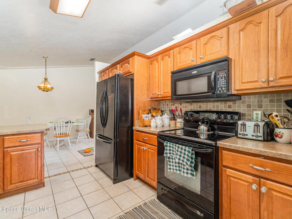 10878 SE 45th Avenue, Belleview, FL 34420