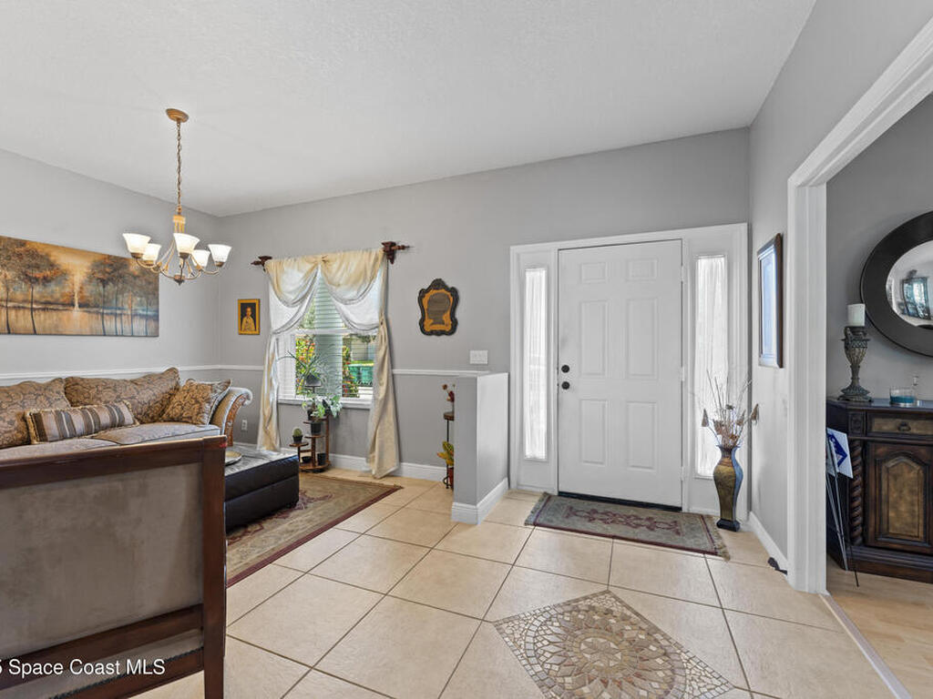 813 Del Mar Circle, Melbourne, FL 32904