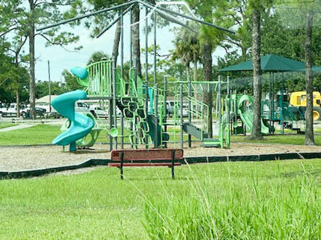 1515 Huntington Lane, Rockledge, FL 32955