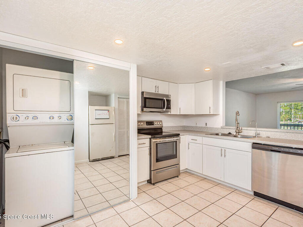 1515 Huntington Lane, Rockledge, FL 32955