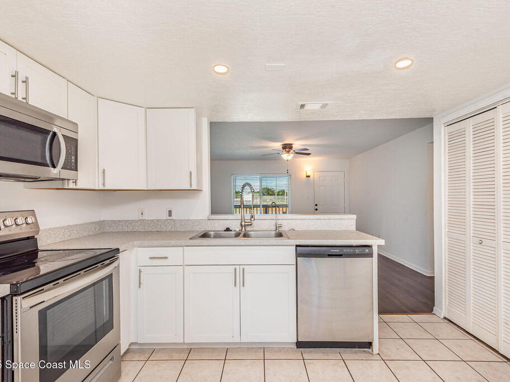 1515 Huntington Lane, Rockledge, FL 32955