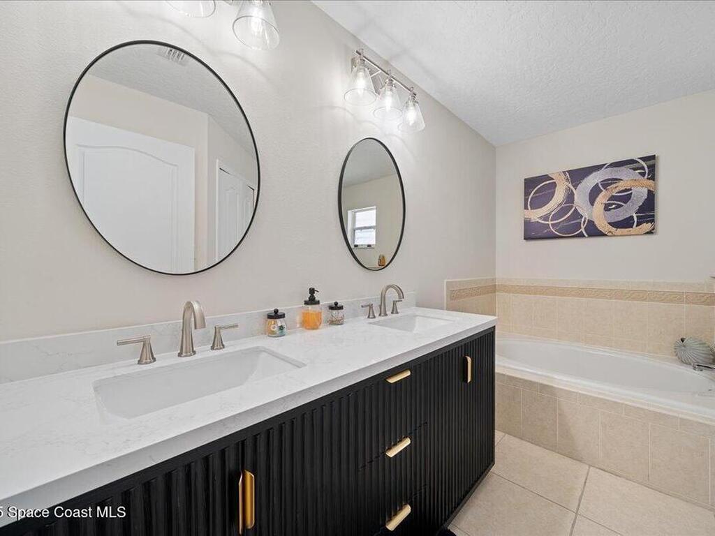 8078 Kingswood Way, Suntree, FL 32940