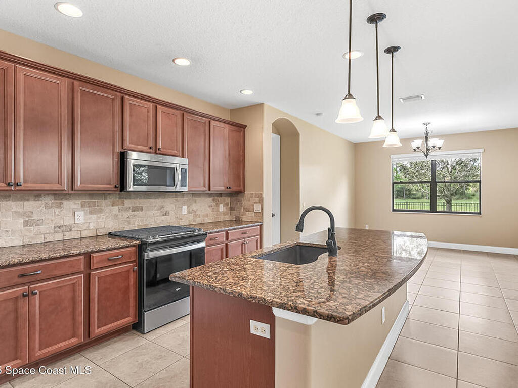 8582 Strom Park Drive, Melbourne, FL 32940