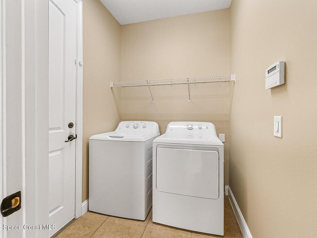 8582 Strom Park Drive, Melbourne, FL 32940