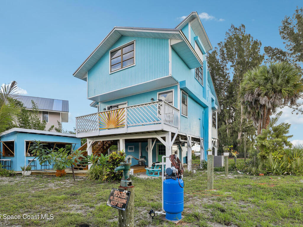 51 Vip Island, Grant-Valkaria, FL 32949