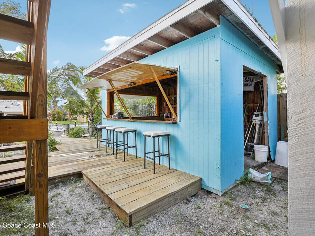 51 Vip Island, Grant-Valkaria, FL 32949