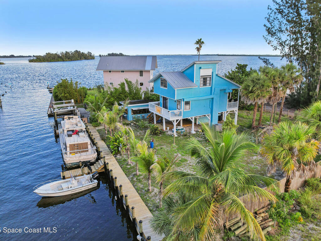 51 Vip Island, Grant-Valkaria, FL 32949