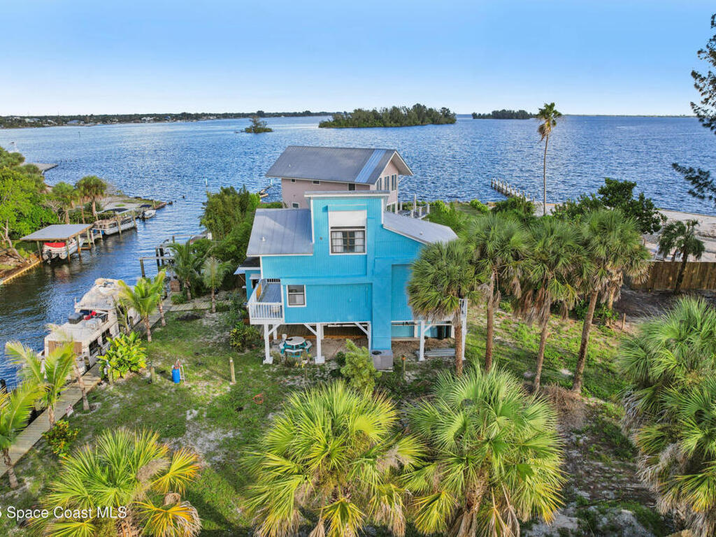 51 Vip Island, Grant-Valkaria, FL 32949