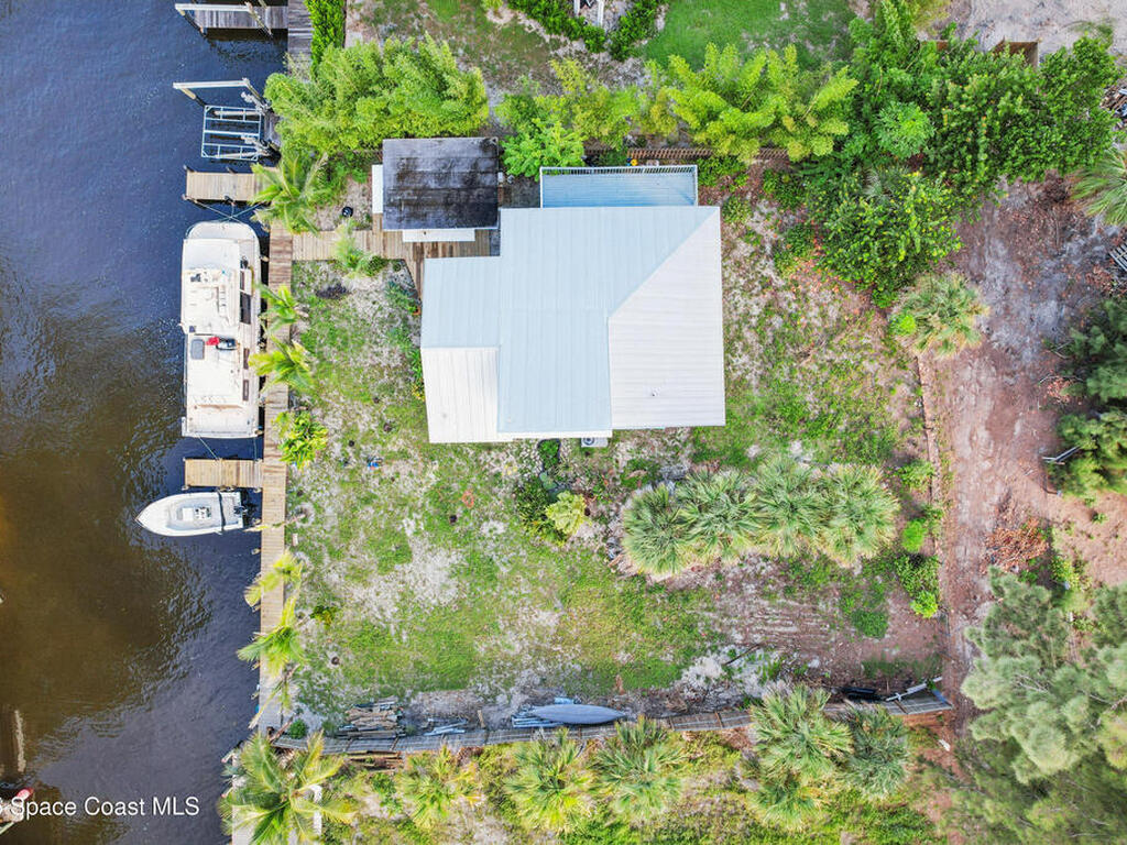 51 Vip Island, Grant-Valkaria, FL 32949