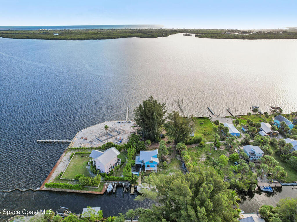 51 Vip Island, Grant-Valkaria, FL 32949