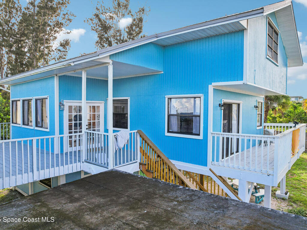 51 Vip Island, Grant-Valkaria, FL 32949