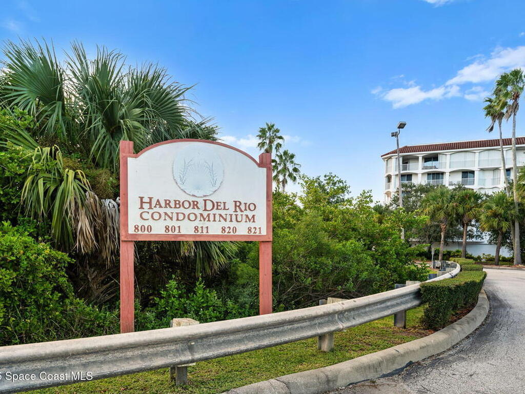 821 Del Rio Way, Merritt Island, FL 32953