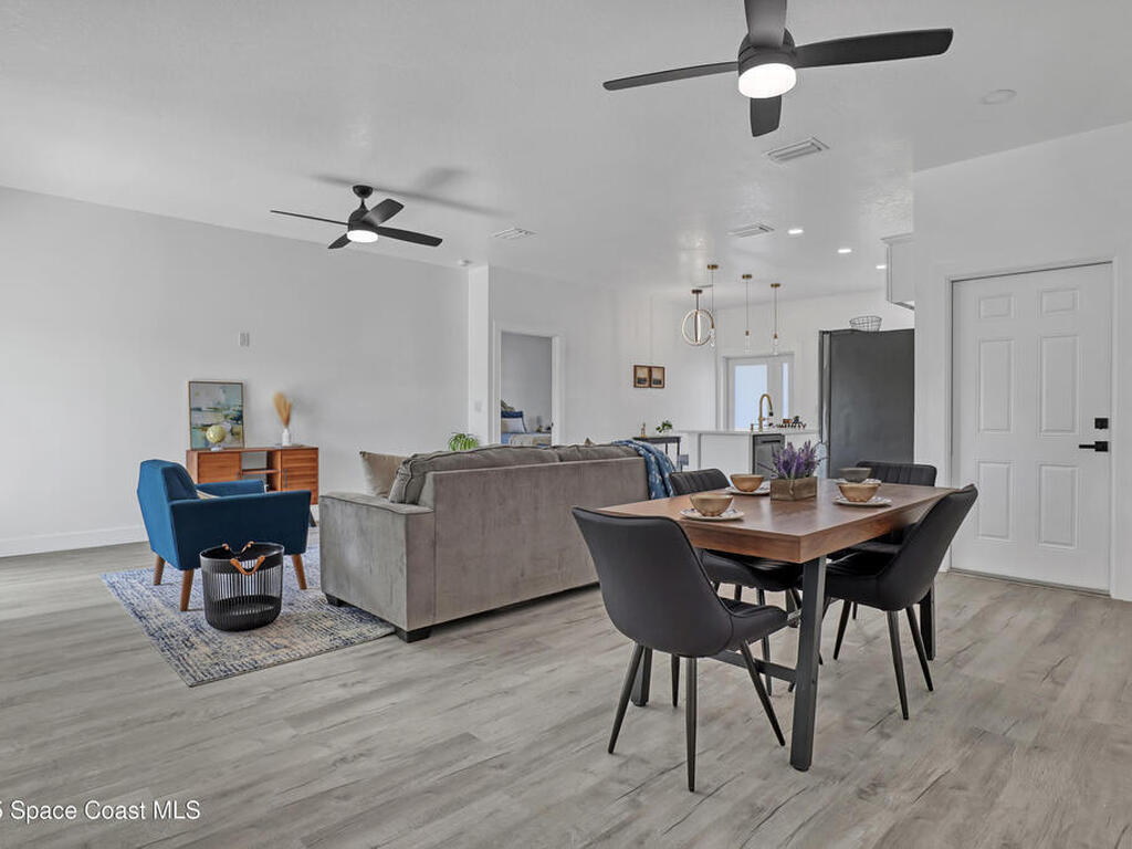 660 Yardley Street, Palm Bay, FL 32908