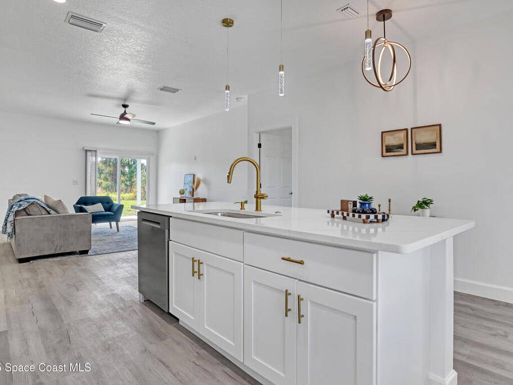 660 Yardley Street, Palm Bay, FL 32908