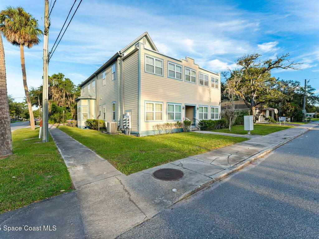 22 S Clyde Avenue, Kissimmee, FL 34741