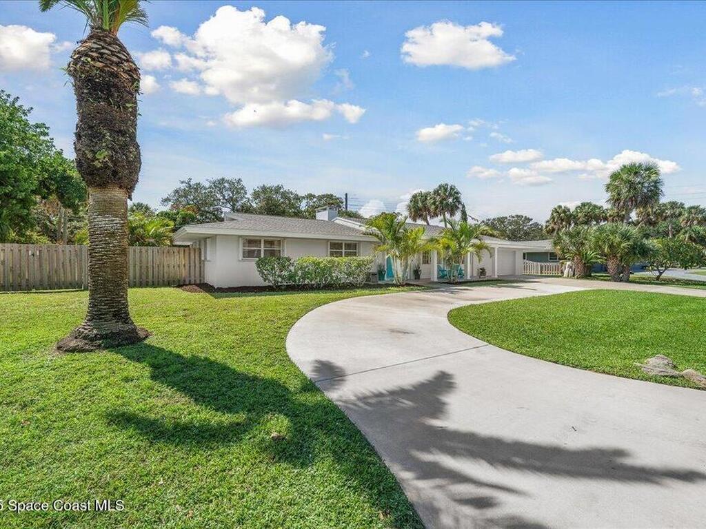585 Bahama Drive, Indialantic, FL 32903