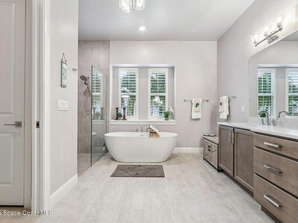 4090 Negal Circle, Melbourne, FL 32901