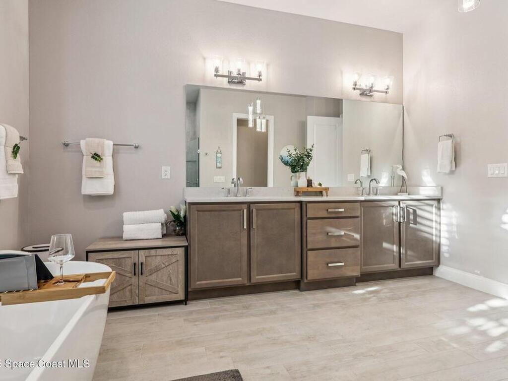 4090 Negal Circle, Melbourne, FL 32901